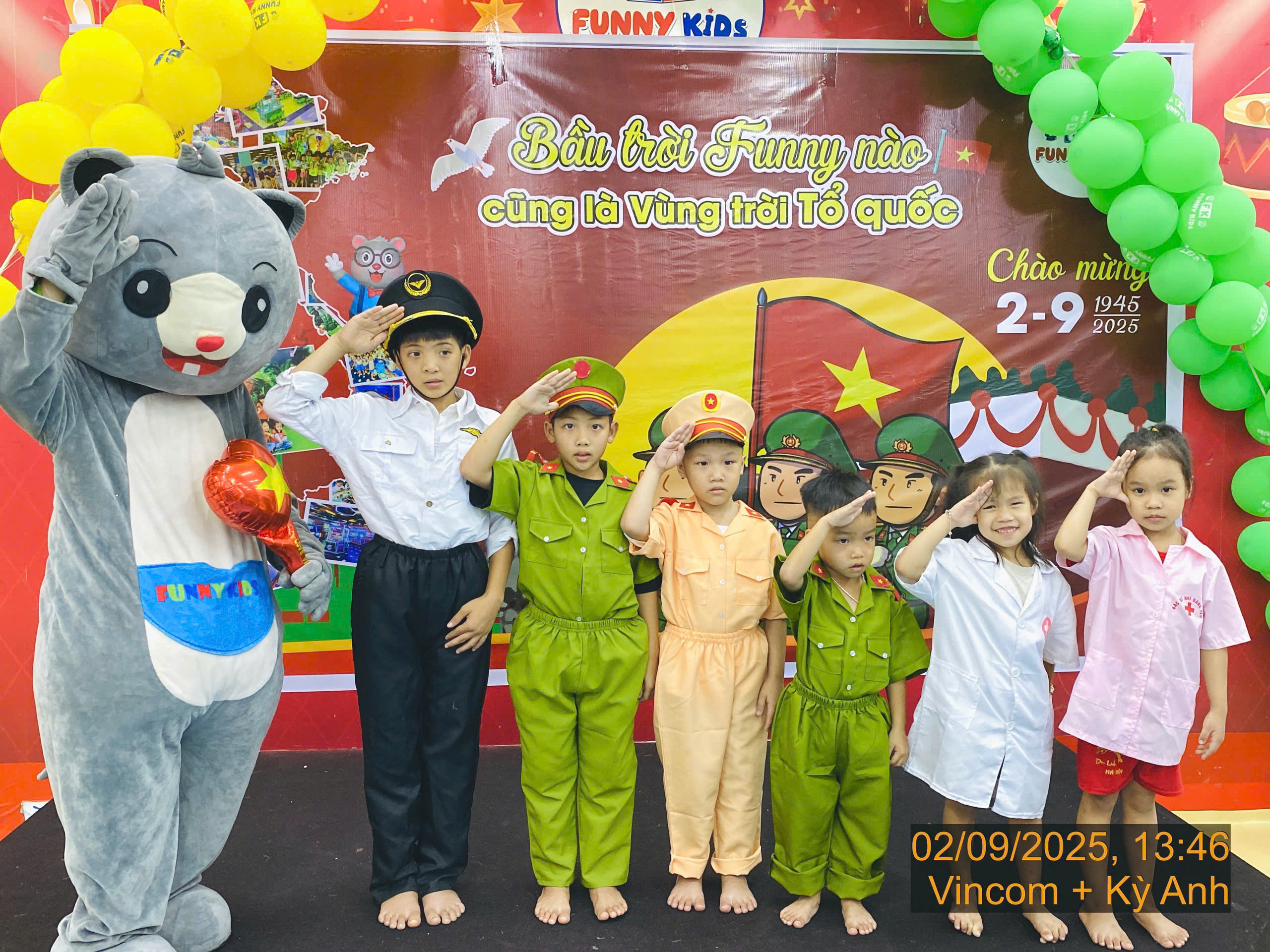 Có những khoảnh khắc thật khó quên, là kỷ niệm đẹp của các con tại Funny Kids trong ngày Quốc Khánh 2/9