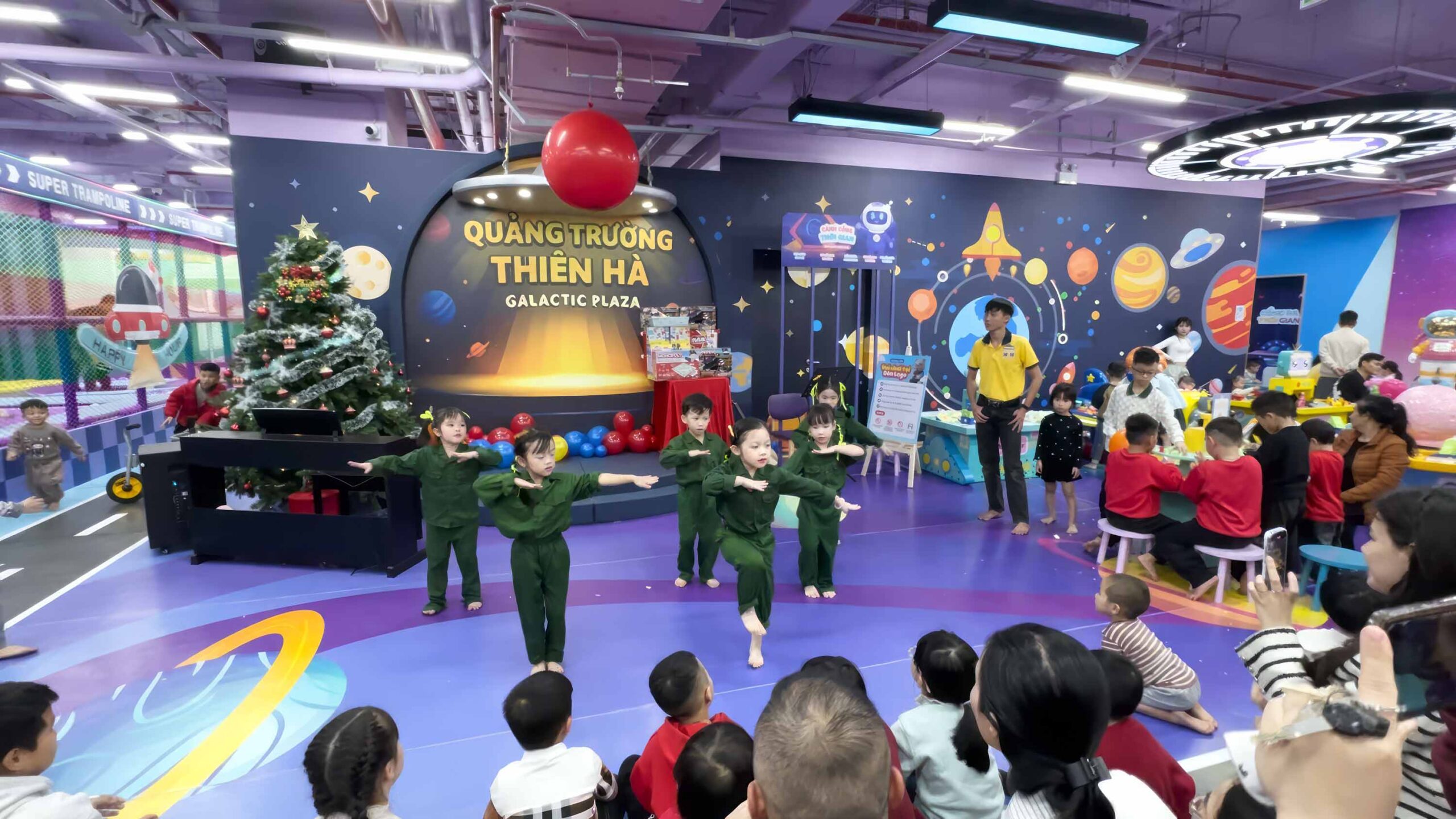 Show Vũ Trụ Âm Nhạc Độc Đáo