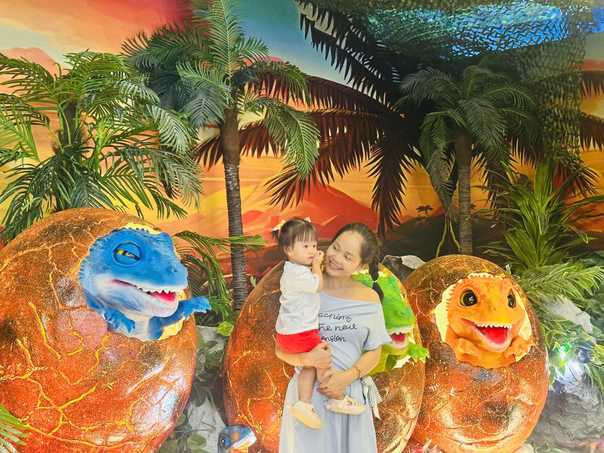 HÀNG NGHÌN GIA ĐÌNH CHECK IN NGÀY ĐẦU KHAI TRƯƠNG FUNNY KIDS ROYAL CITY